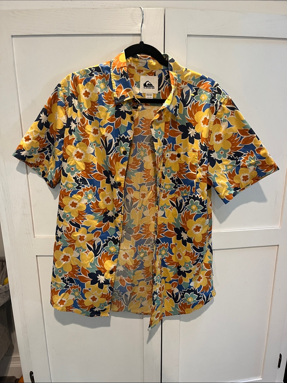 Quiksilver Yellow Blue & Orange Floral Short-Sleeve Button-Down